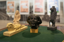 Cztery egipskie figurki.