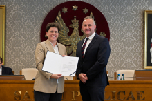 Senat 29 września 2025 - wręczenie gratulacji i powołań - kliknięcie spowoduje wyświetlenie powiększonego zdjęcia